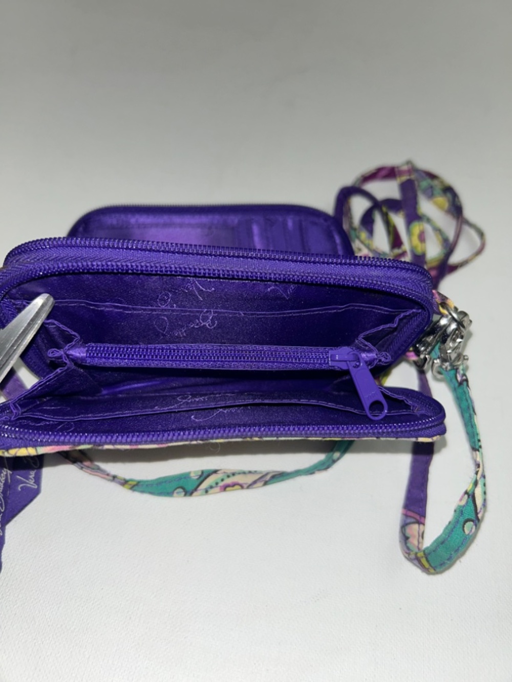 Vera Bradley All-In-One Crossbody Wallet in the retired Heather pattern. - Picture 6 of 7